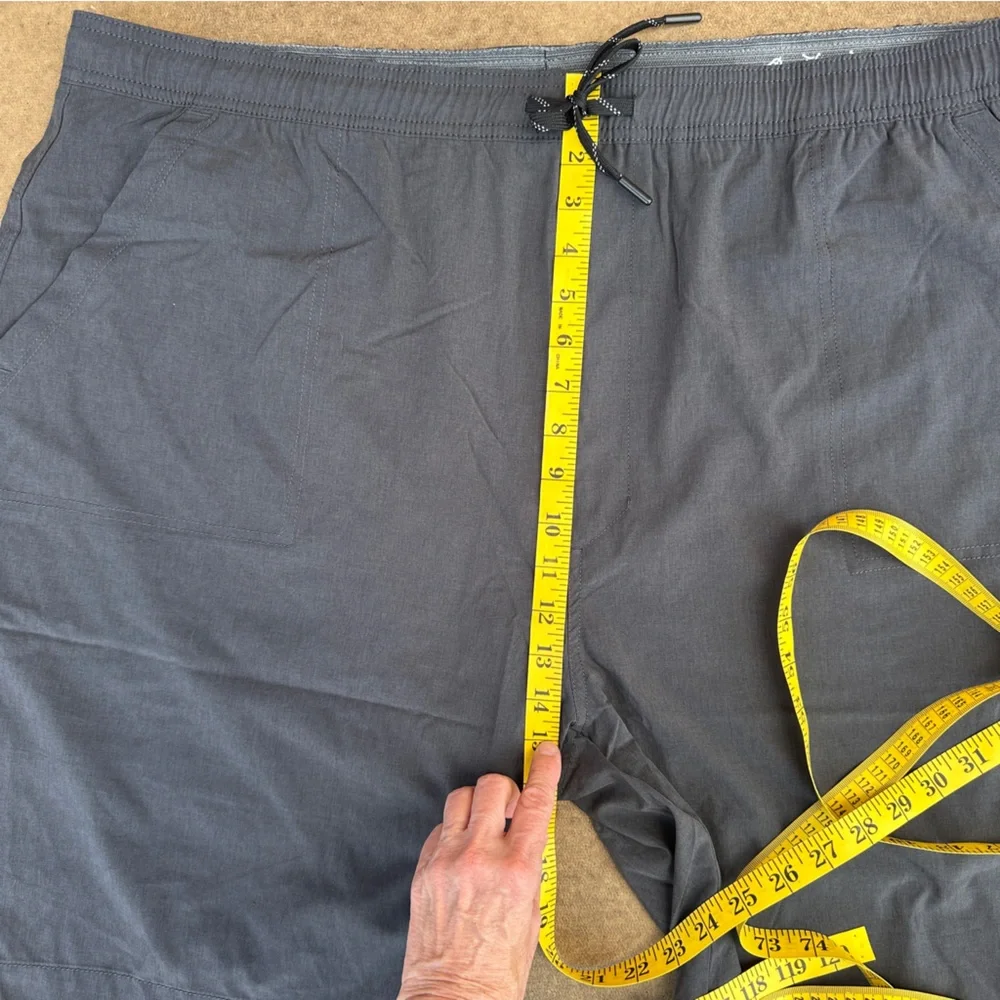 Kenneth Cole Active Dark Gray Athletic shorts compression liner NWT 4X - Picture 9 of 12